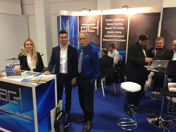 Περίπτερο της Alfa Cool Global σε εμπορική έκθεση, παρουσιάζοντας τεχνολογίες ψύξης και ωρίμανσης φρούτων